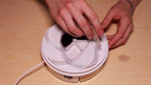 Мухоловка электрическая, настенная / средство от насекомых MHLVK смотреть онлайн