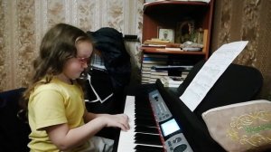 Светит солнышко. Учусь играть на фортепиано