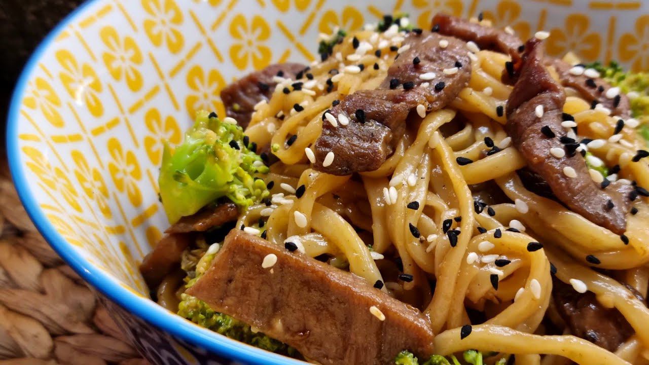 Ужин за 20 минут! Лапша с говядиной и овощами. смотреть онлайн