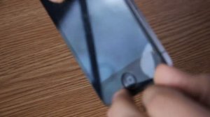 Снимаем защитное стекло с iPhone 4S