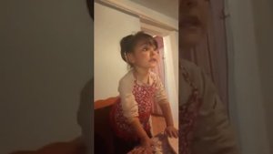Девочка ругается матом