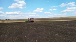 Сев яровой пшеницы на тракторе к-525 с сеялкой  AMAZON . И работа с катками на тракторе мтз 82.