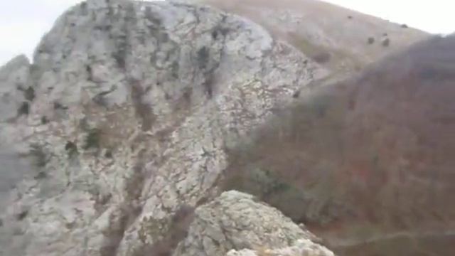 Над Чертовой лестницей (Шайтан-Мердвен), перевал из Байдарской долины к Оливе (ЮБК) смотреть онлайн