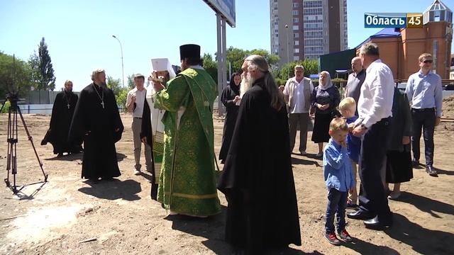 Освящение Троицкой иконы в храме на берегу Тобола и стихи Пушкина на испанском смотреть онлайн