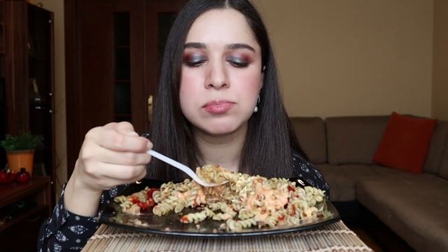 MUKBANG МАКАРОНЫ ПО-ФЛОТСКИ/БРАКОВАННЫЕ МАСКИ ЗА 900 РУБЛЕЙ смотреть онлайн