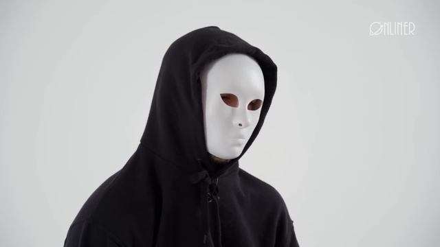 Без лица: продавец поддельной одежды