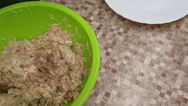 Вкусные диетические котлетки. смотреть онлайн