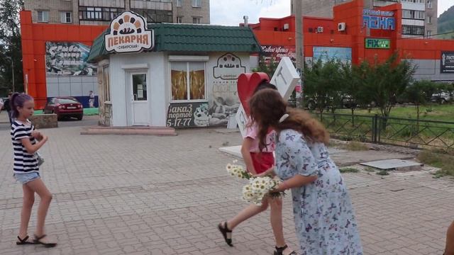 В День семьи, любви и верности в Усть-Куте прошло сразу несколько акций, посвящённых этому праздник