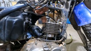 Suzuki DR200SE Head Swap and Carb Upgrade | Fixing Low Compression