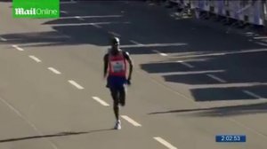 Wilson Kipsang smashes marathon world record by 15seconds