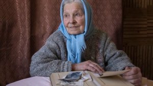 ТРОГАТЕЛЬНО ДО СЛЕЗ. Послушайте и задумайтесь! С праздником пожилых людей