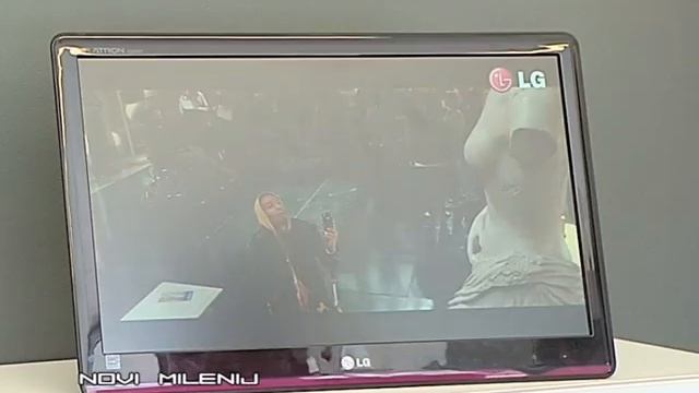 LG E2250V смотреть онлайн