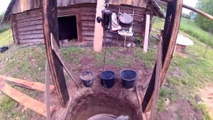 Кессон для скважины в старинном доме.