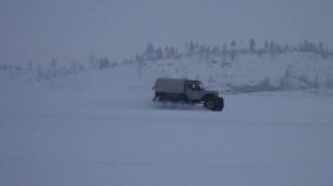 На пневмокатках по льду Ладоги