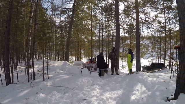 НАШЛИ ШИКАРНУЮ ИЗБУ/ОТДЫХ В ТАЙГЕ КАК ДОМА/ БОЛЬШОЙ ПРОБЕГ НА СНЕГОХОДАХ/ смотреть онлайн