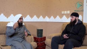 Можно ли слушать нашиды, которые сопровождаются голосами, походящими на музыку? | Шейх аль-Фулейдж