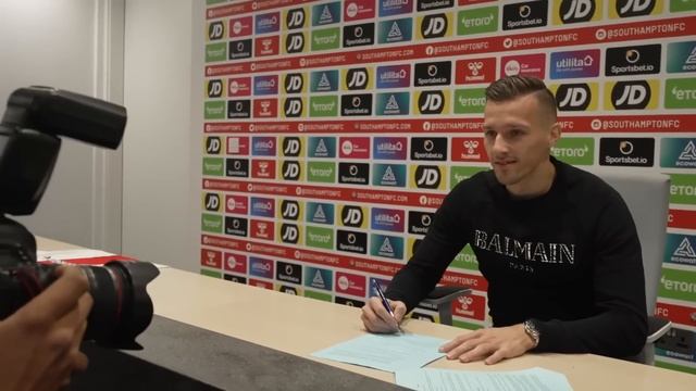 BEHIND THE SCENES WITH ORŠIĆ ? | A unique look at Mislav's move to Southampton смотреть онлайн