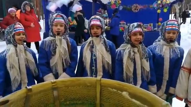 Пасха Девочки в народных костюмах Поют Русские народные смотреть онлайн