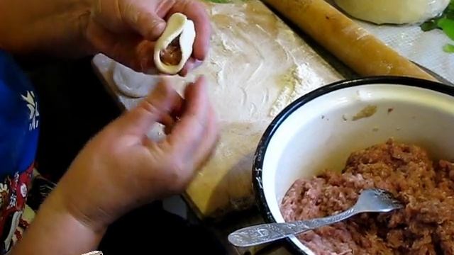 Как правильно лепить домашние пельмени