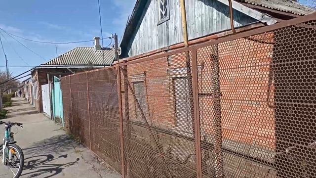 Живём на ЮГЕ/Развалины САМАННЫХ домов в центре ЕЙСКА/Сколько стоит дом из САМАНА?!