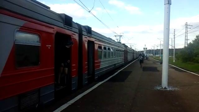 Электропоезд ЭД4М-0211 платформа Рассудово 6.08.2015 смотреть онлайн