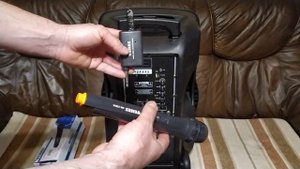 Микрофон WEISRE (wireless microphone). Подходит к любой аппаратуре.