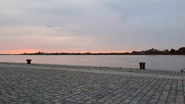 Пешеходная экскурсия по городу / Бельгия, город Антверпен. Красивый закат и набережная  (стрим 19)