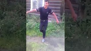 Цыганенок пляшет