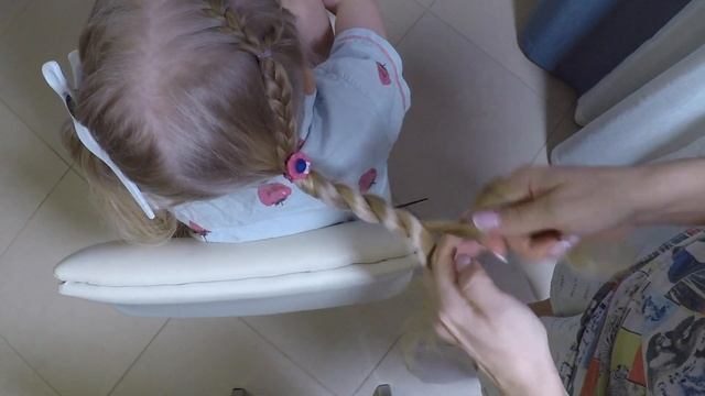 Прически / Двойная коса в низком жгуте / Beautiful Hairstyles смотреть онлайн