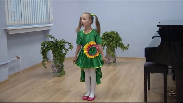 Никифорова Лиза "Гусеничка Ксения" ДШИ п. Харп преп. Андреева Е.А. смотреть онлайн