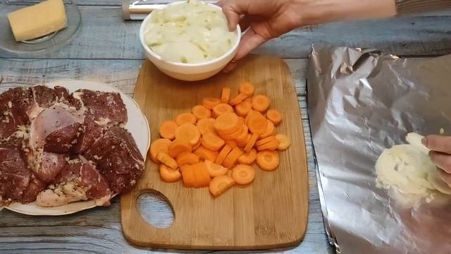 Нежное мясо в духовке. Очень сочно и просто!
