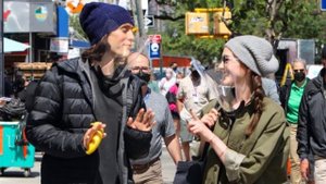 Джаред Лето и Энн Хэтэуэй на съемках в Нью-Йорке.