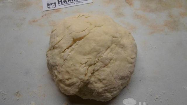 Луковые лепешки на газированной воде в духовке