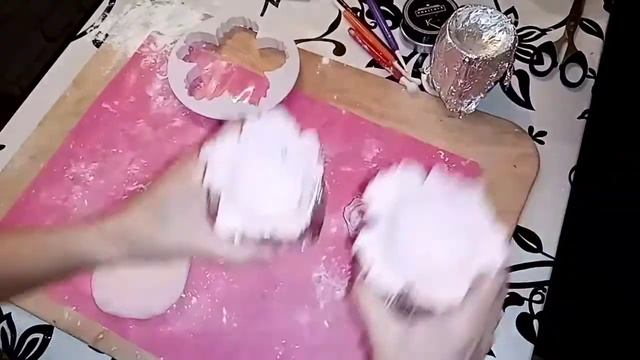 пионы из мастики вырубкой