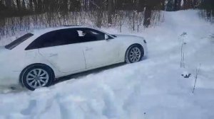 все таже Ауди А4 Б8 по снегу ,на подъем