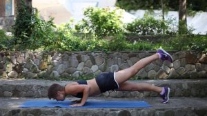 отжимания с одной ногой на весу