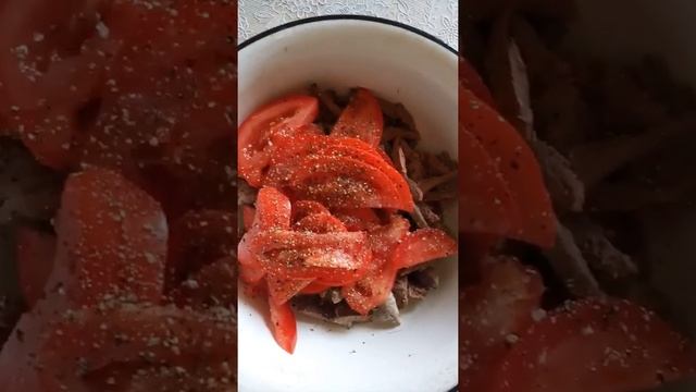 Салат из отварного языка и сердца смотреть онлайн