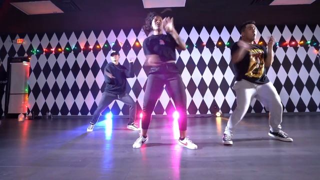 "Mixx Afro House" Dj Thiago | Andrew Elam Choreography смотреть онлайн