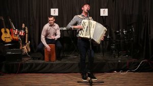 Белорусский исполнитель Виталий Воронко с уникальным баяном