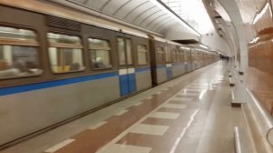 "Русич" и "Ока" на станции "Парк Победы"