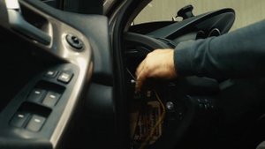 Установка магнитолы Teyes Kia Cerato, камера заднего хода