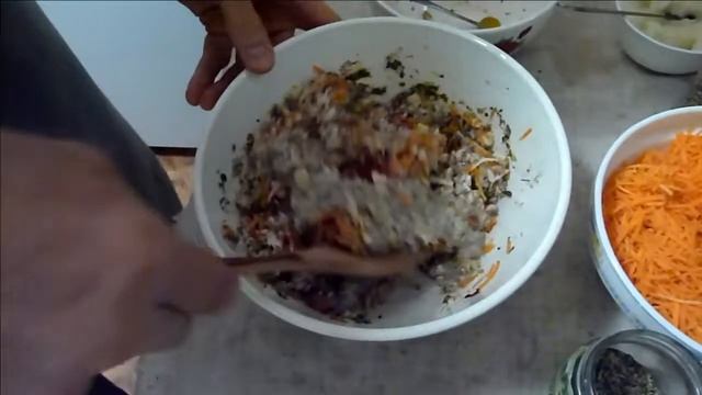 Живой хлеб - хлебцы льняные сыроедческие из семян и овощей, с зеленью смотреть онлайн