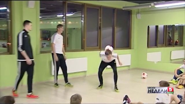 Куда отдать ребёнка? В футбольный фристайл! смотреть онлайн