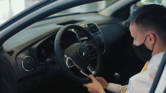 Короче, я работаю в Renault (Рено) смотреть онлайн