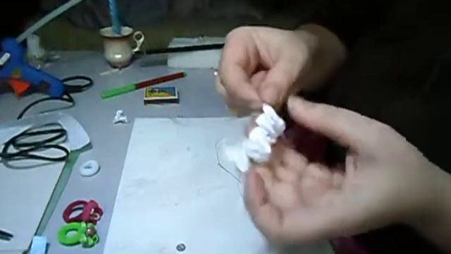 очень красивый маленький цветочек на резинку. Своими руками смотреть онлайн