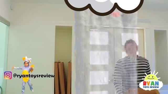 Ryan Pretend Play with Box Fort Vending Machine Snacks Toys!!! смотреть онлайн