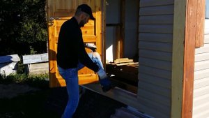 Бытовка из того что есть под рукой, своими руками.