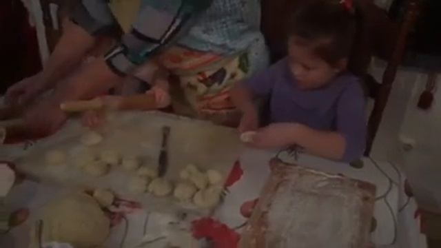 Мастер класс по лепке вареников в Илье Муромце смотреть онлайн