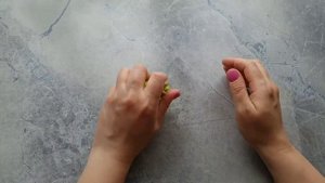 Массаж рук и стоп с помощью массажного мячика