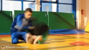 Физкультура самбо.  часть 2-Кувырок вперед